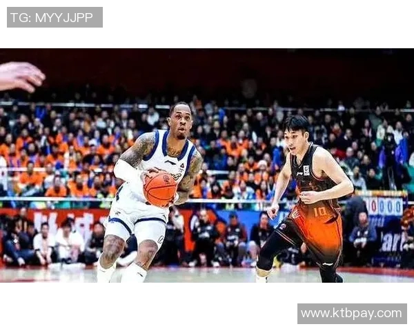 广厦与山东的激烈对决谁能在这场篮球盛宴中笑到最后